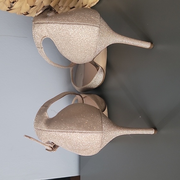 NINA Princess Gold Peep Toe Heels - Picture 7 of 13